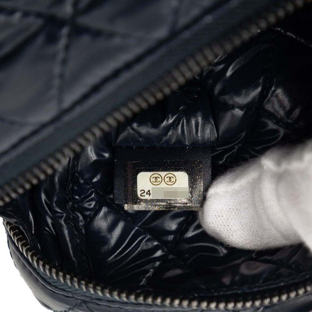 CHANEL Blue Leather Pouch - Picture 6 of 7